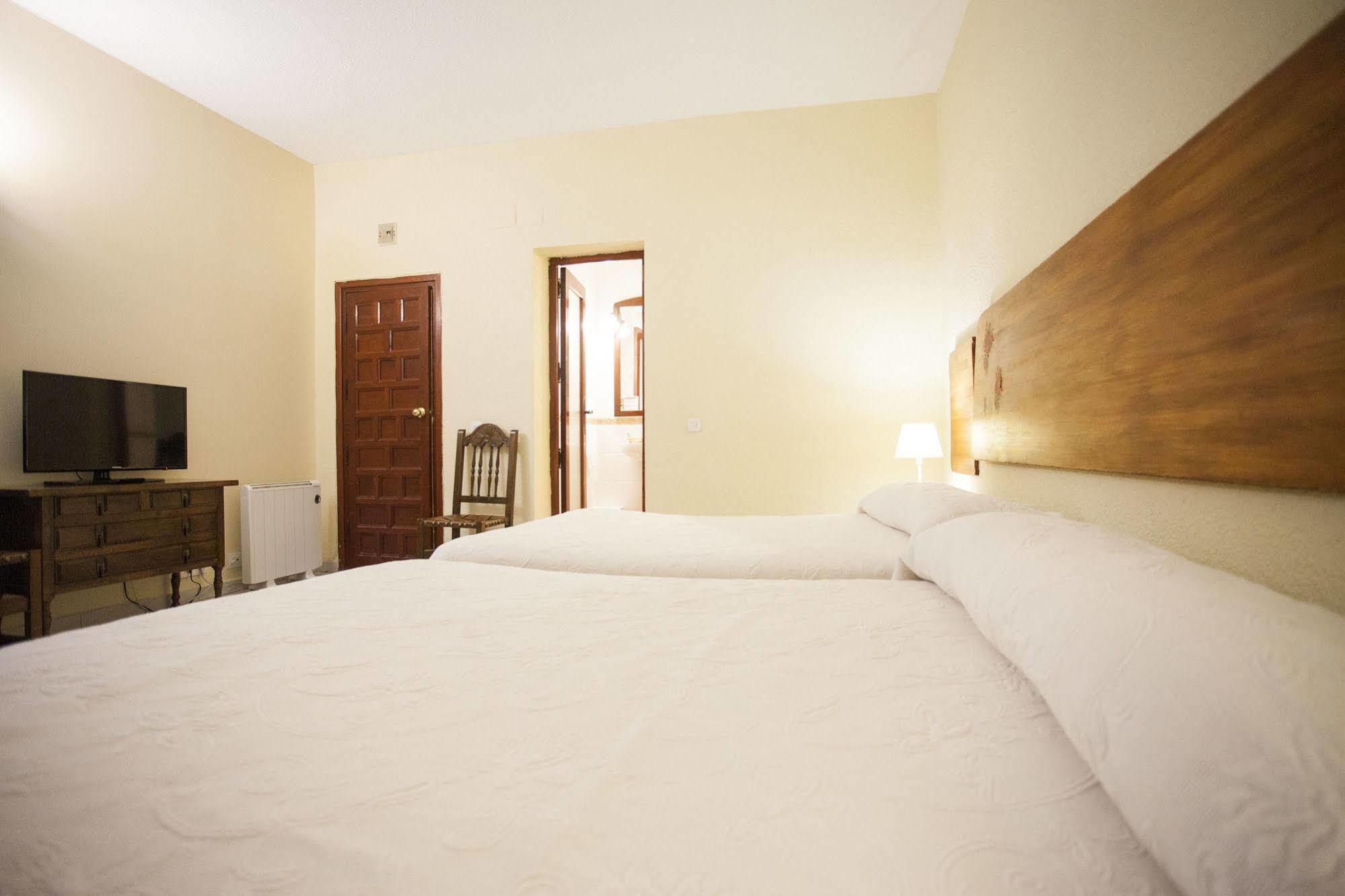 Hostal Castilla Aranjuez Esterno foto